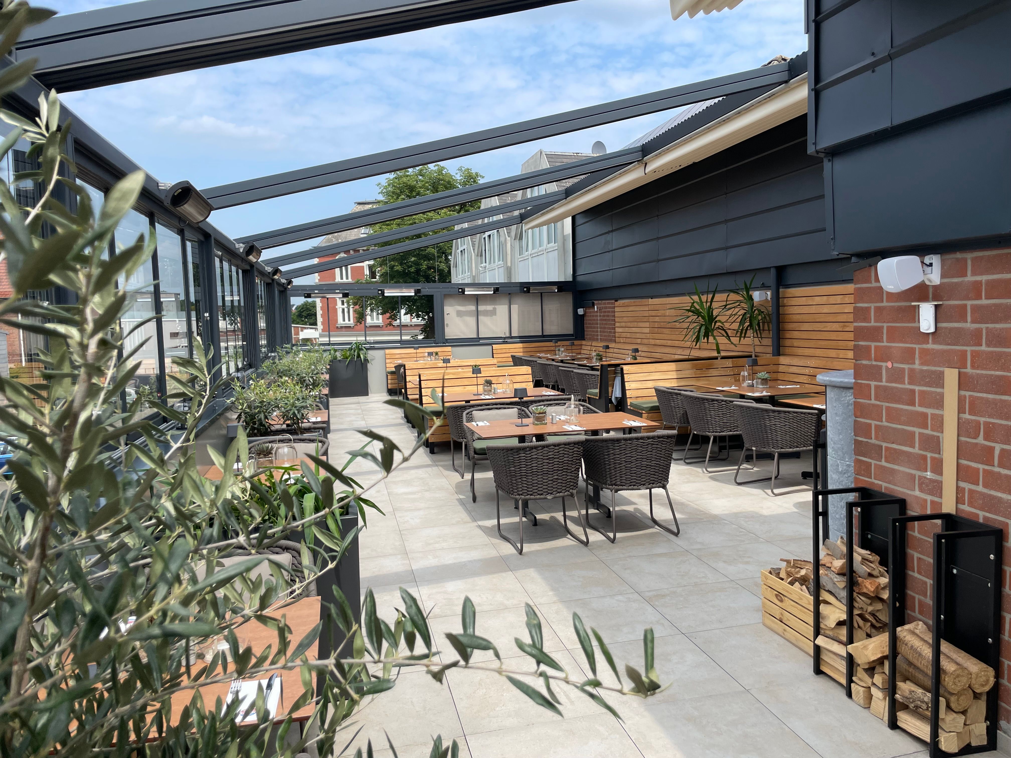 Sommerterrasse und Wintergarten des Restaurant Opatija Lüneburg